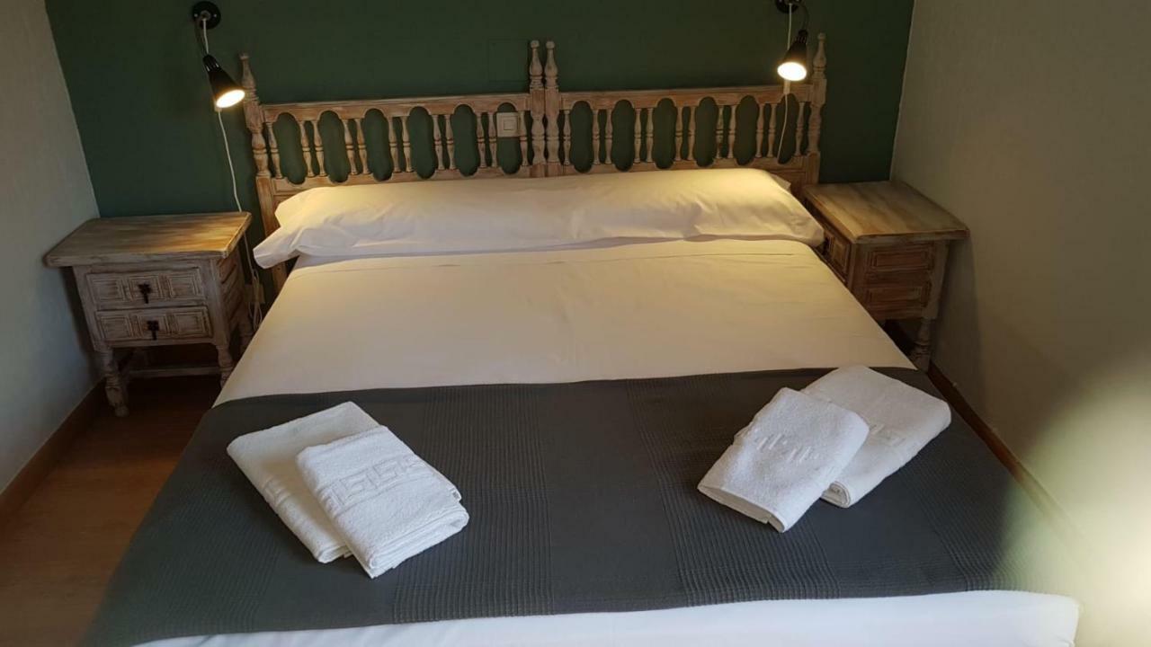 Hostal Becerril Becerril de la Sierra Εξωτερικό φωτογραφία
