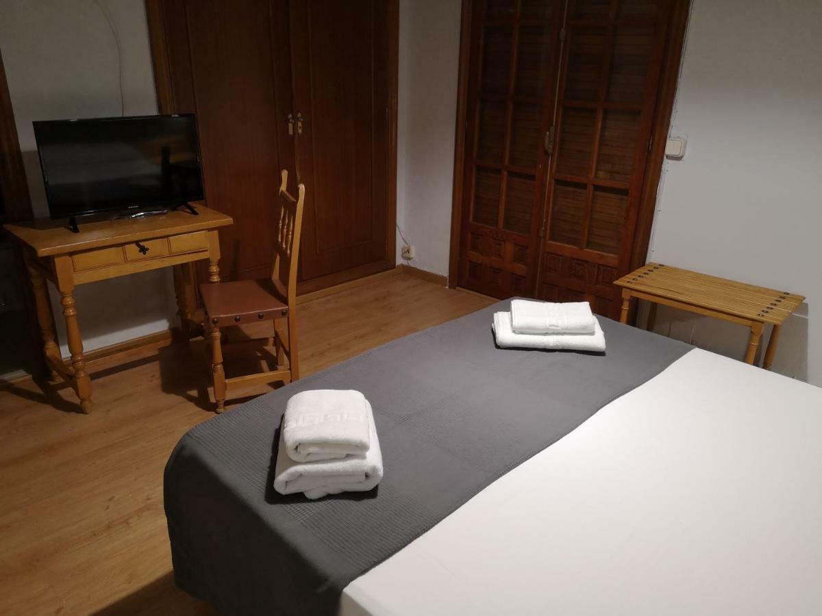 Hostal Becerril Becerril de la Sierra Εξωτερικό φωτογραφία