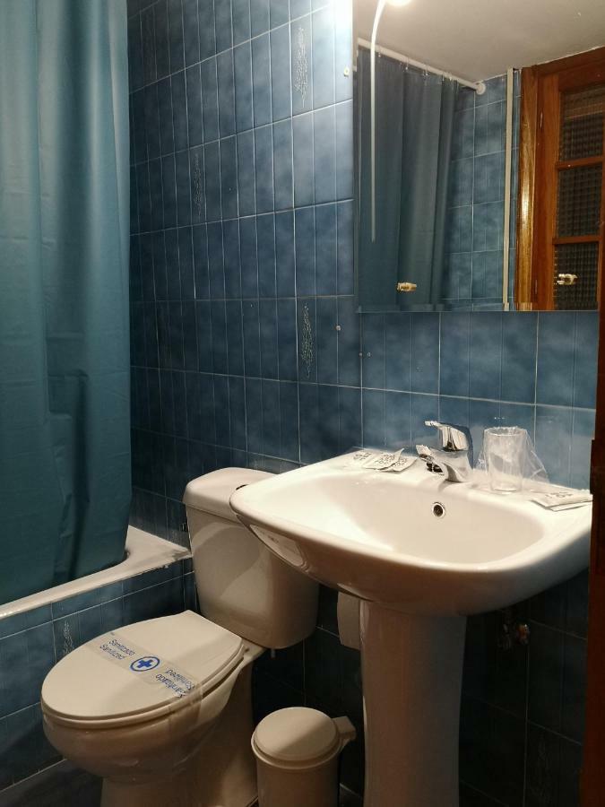 Hostal Becerril Becerril de la Sierra Εξωτερικό φωτογραφία